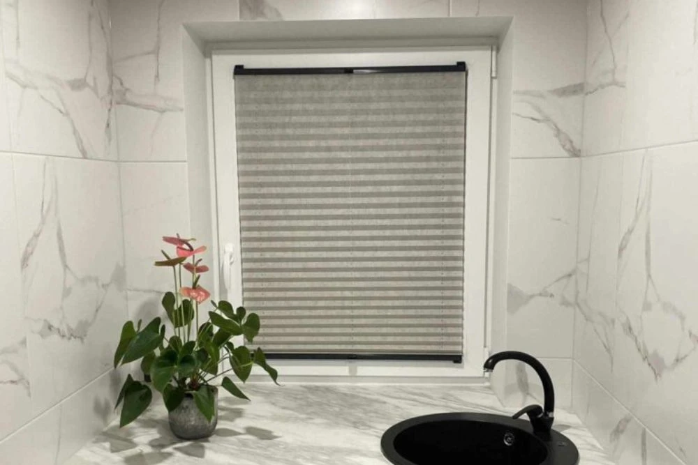moisture resistant blinds